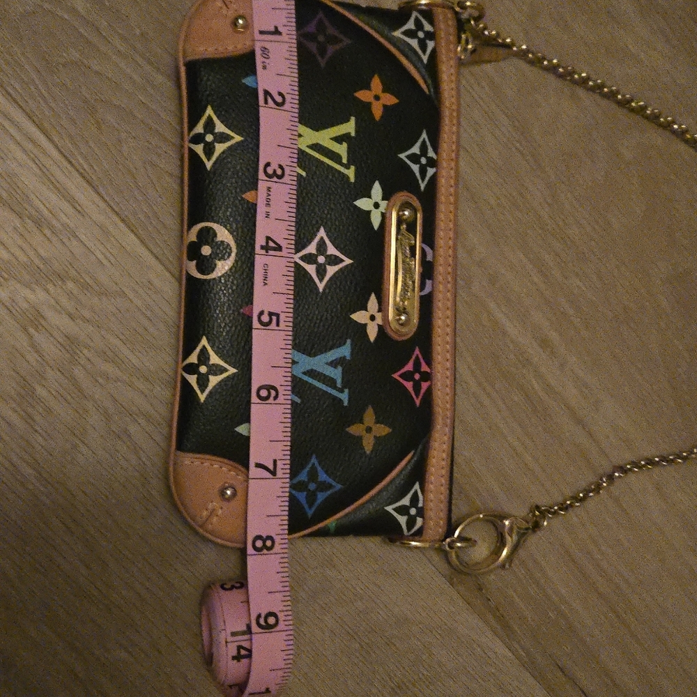 Louis Vuitton x Takashi Murakami Monogram Multicolore Milla MM shoulder bag - Picture 11 of 14